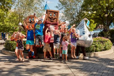 Hershey Park kids playing